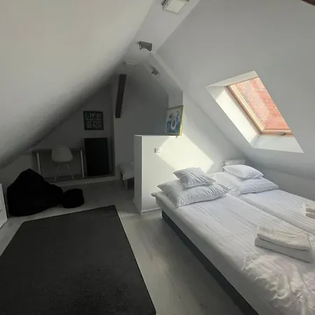 Attic Close To The And Center Apartament Kołobrzeg